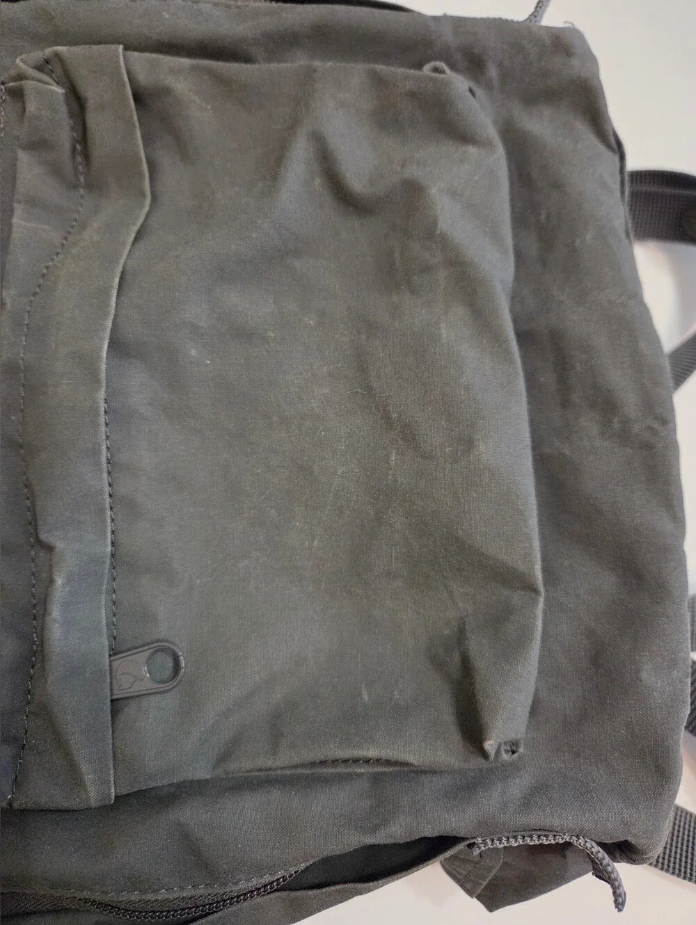 Fjallraven Kanken Classic Backpack in Dark Gray